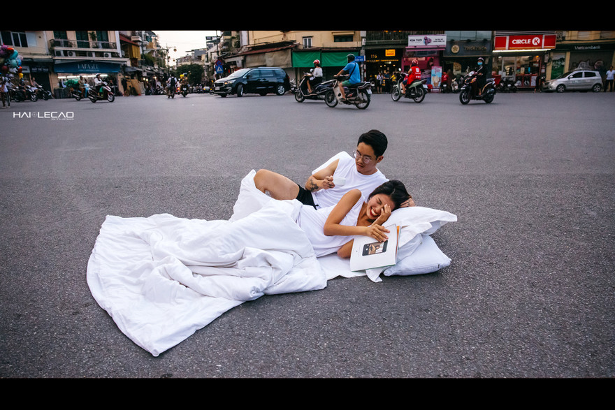 Bộ ảnh cưới gây xôn xao dư luận