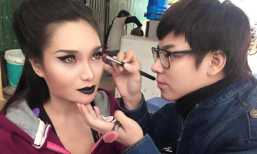 Quân Bee từng gác lại giấc mơ đại học để theo đuổi nghề làm đẹp.