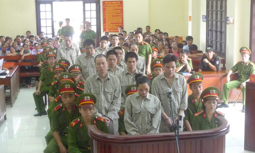 Trong số các bị cáo có nhiều người từng tham gia quân đội, công an viên. Ảnh: Duy Chiến 