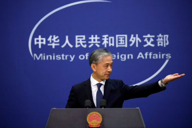 Người phát ngôn Bộ Ngoại giao Trung Quốc Uông Văn Bân. (Ảnh: Reuters)