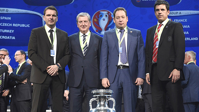 Anh vs Nga: Kẻ lương cao đấu người không công