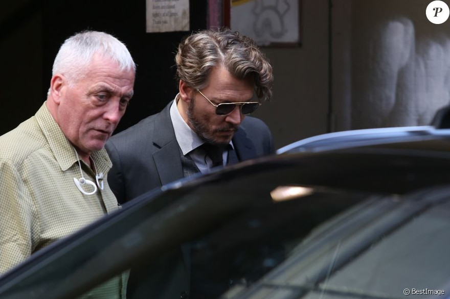 Johnny Depp và vệ sĩ tại trường quay ở Canada