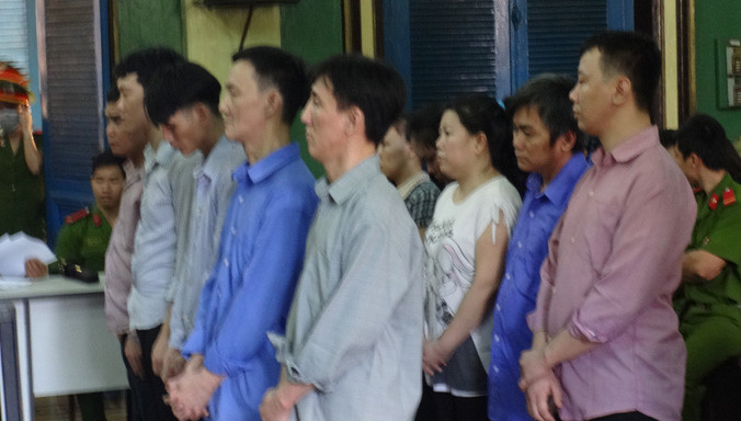 Các bị cáo tại phiên tòa. Ảnh: Tân Châu.