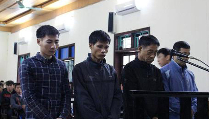 Các bị cáo tại phiên sơ thẩm.