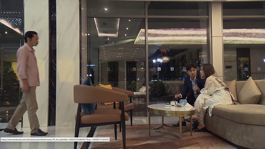 Ông Sơn bắt gặp Vũ đang thân mật với Nhã