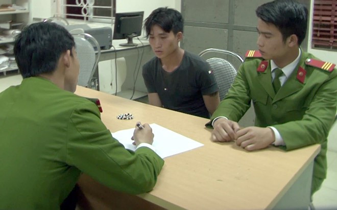 Cảnh sát làm việc với Tẩn Seo Tánh