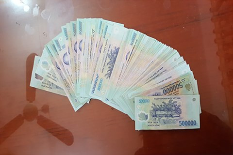 Số tiền Thuân phá kính chắn gió ô tô trộm cắp của anh Lẫm đã được thu hồi kịp thời