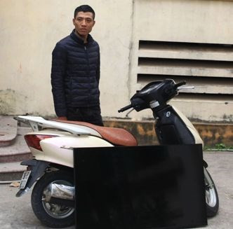 Việt và tang vật vụ án