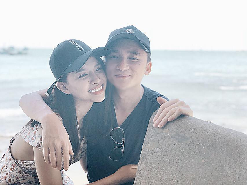 Vì tai nạn nhỏ nên bạn gái Phan Mạnh Quỳnh đã không có một ngày 8/3 trọn vẹn.