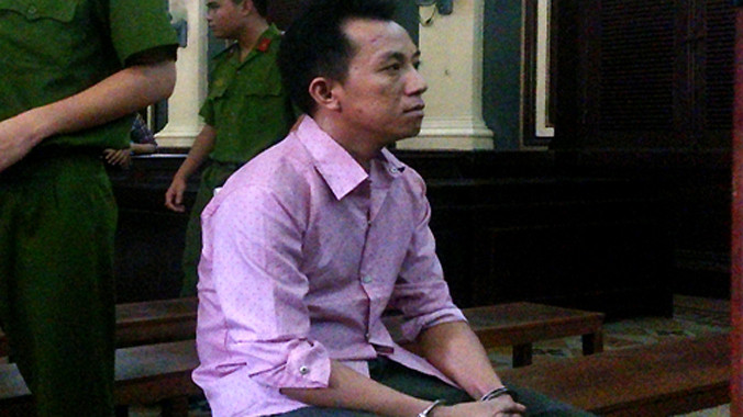 Vương khai động cơ phạm tội là cần tiền giúp gia đình trả nợ. Ảnh: VnExpress