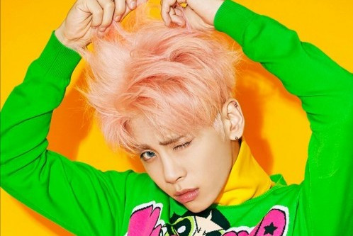 Trước khi tự sát vài ngày, Jonghyun đã hoàn thành MV mới với màu sắc tươi sáng, yêu đời.