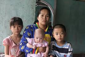 Ngóng người thân ở Hoàng Sa. Ảnh: Danviet