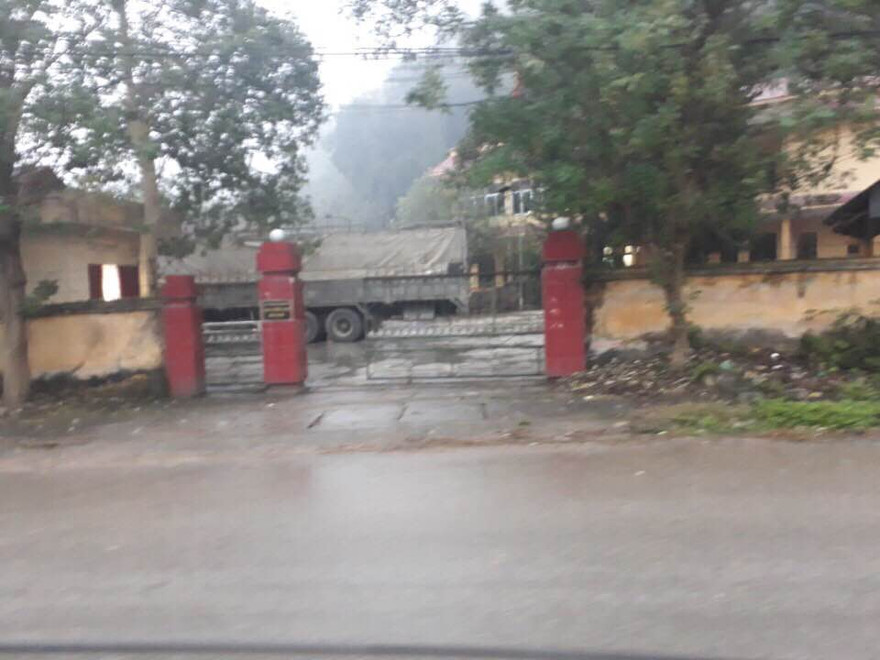 Tang vật và phương tiện đang tạm giữ tại Hạt kiểm lâm Bắc Sơn. Ảnh: DC.