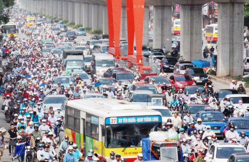 Sở GTVT khẳng định: không nóng vội khi cấm xe máy trên đường Nguyễn Trãi hoặc Lê Văn Lương. Ảnh: Trọng Đảng