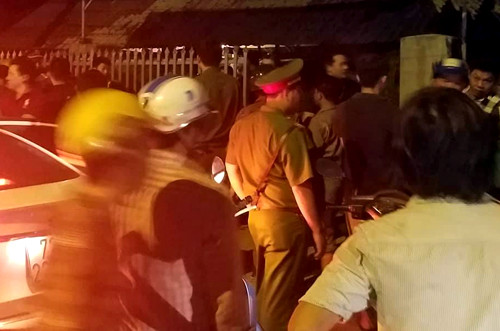 Cảnh sát khám nghiệm hiện trường vụ án