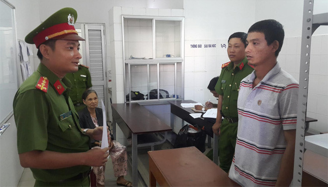 Cơ quan CSĐT Công an tỉnh Hậu Giang, đọc lệnh khởi tố, bắt tạm giam đối tượng Thiện