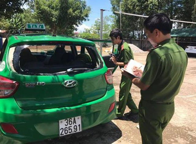 Chiếc xe taxi bị hư hỏng