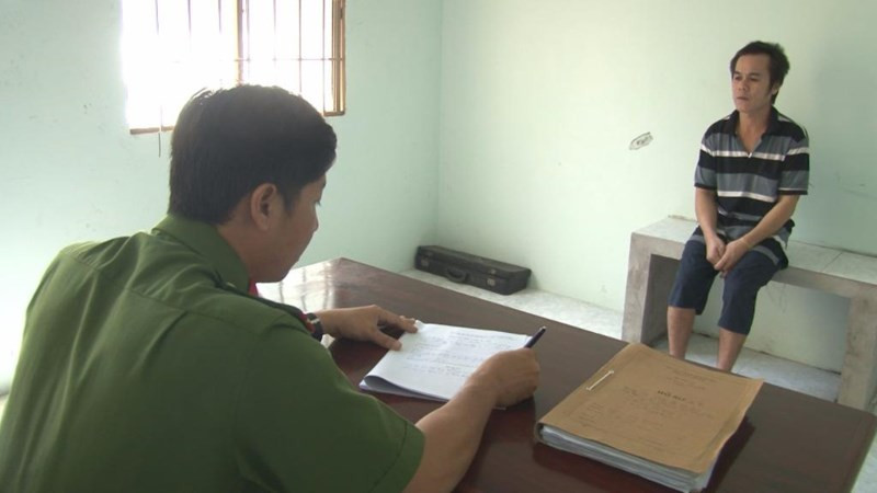 Trần Văn Quý tại cơ quan công an