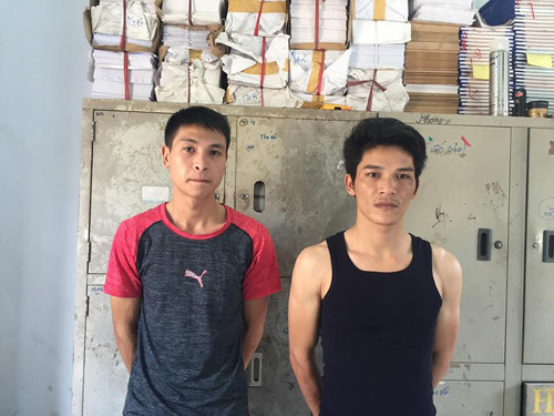 Dũng và Sơn tại cơ quan điều tra