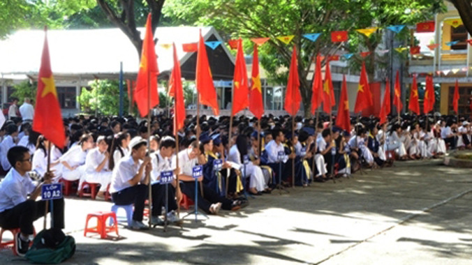 Dự báo, ngày mai (5/9), học sinh miền Bắc sẽ phải khai giảng dưới những cơn mưa rào. Ảnh: Hồng Long.