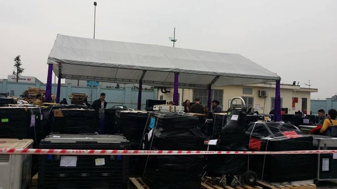 Đoàn làm phim Kong: Skull Island mang sang Việt Nam 45 tấn đồ bao gồm thiết bị, đạo cụ và trang phục.