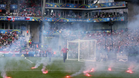 Ultra Croatia quyết phá trận gặp Tây Ban Nha để đội nhà bị loại