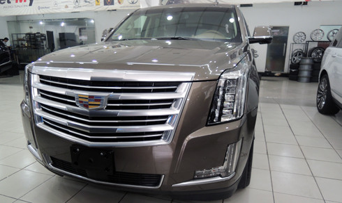 Cadillac Escalade Platinum 2016 mới được đưa về Việt Nam.