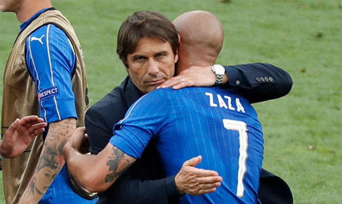 HLV Conte chắc chắn đang phải tính toán cho vòng đấu loại trực tiếp. Ảnh: Reuters.