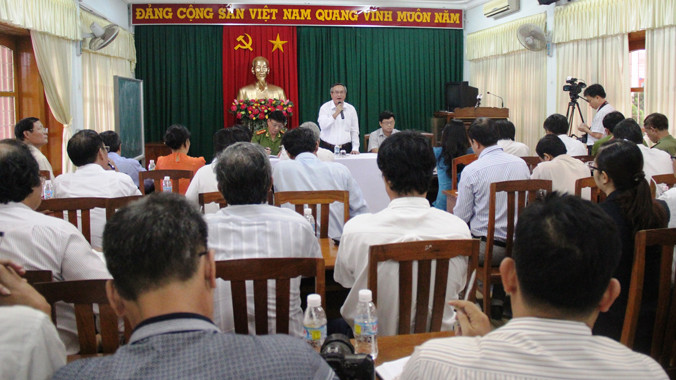 Toàn cảnh cuộc họp báo chiều 8/7.