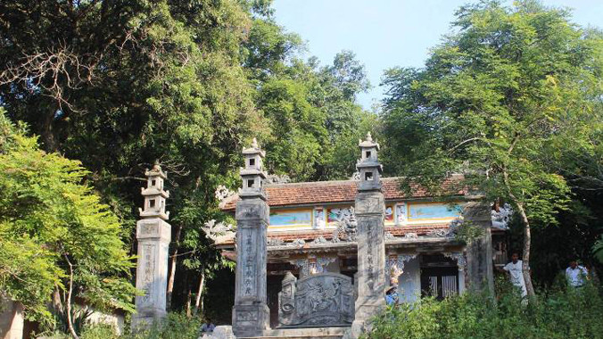 Đình làng Kim Sơn nơi xảy ra vụ việc.