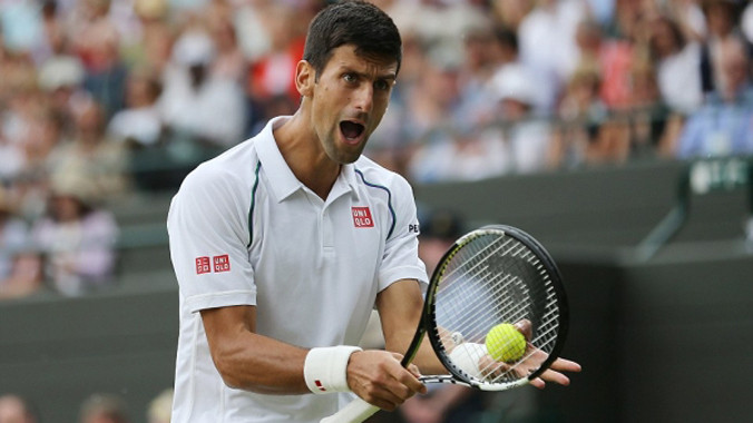 Djokovic nổi nóng với cô gái nhặt bóng.