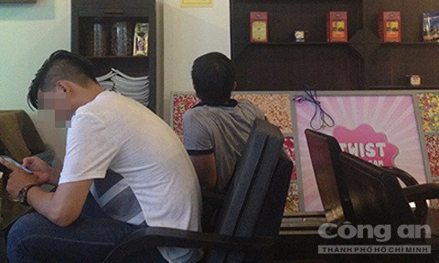 Trắng tay vì bóng đá, phải đi cầm cả sim.