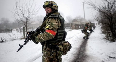 Những con sóng ngầm dữ dội khiến Ukraine chao đảo