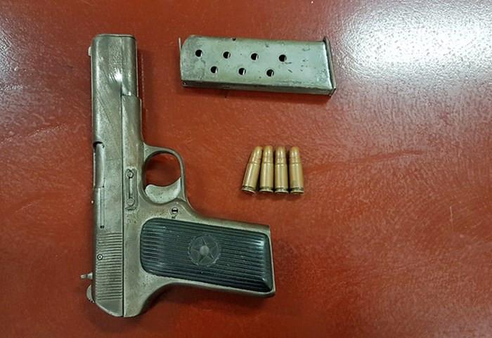 Khẩu súng Thắng dùng để đe dọa và bắn về phía anh P.