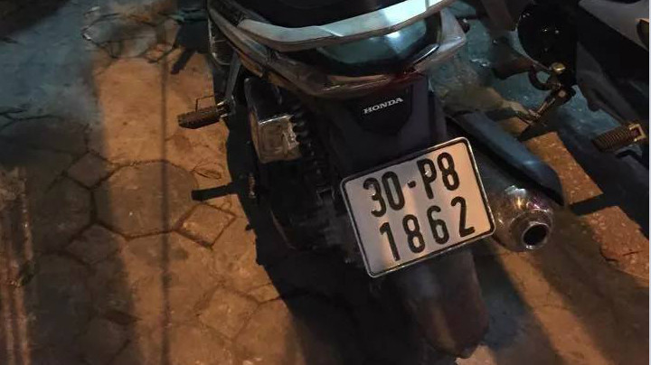 Chiếc xe bị lực lượng CSGT phát hiện làm giả đăng ký.