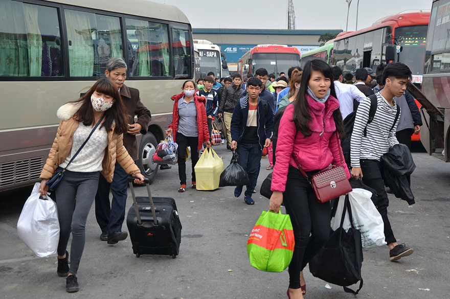 Các bến xe trở lại cảnh đông đúc.