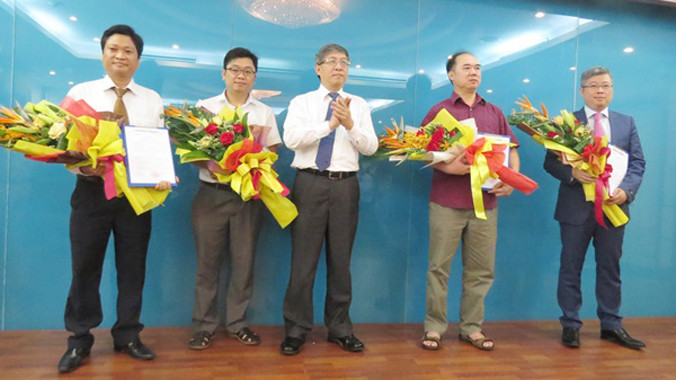 Ông Nguyễn Thanh Lâm, Phó Cục trưởng Cục Báo chí (đứng thứ nhất từ phải sang).