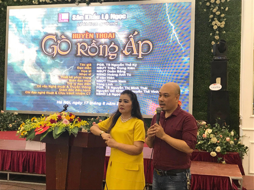 Đạo diễn Triệu Trung Kiên và NSND Lệ Ngọc