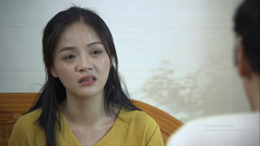 Huệ khóc xin ông Sơn không đưa tiền cho Khải