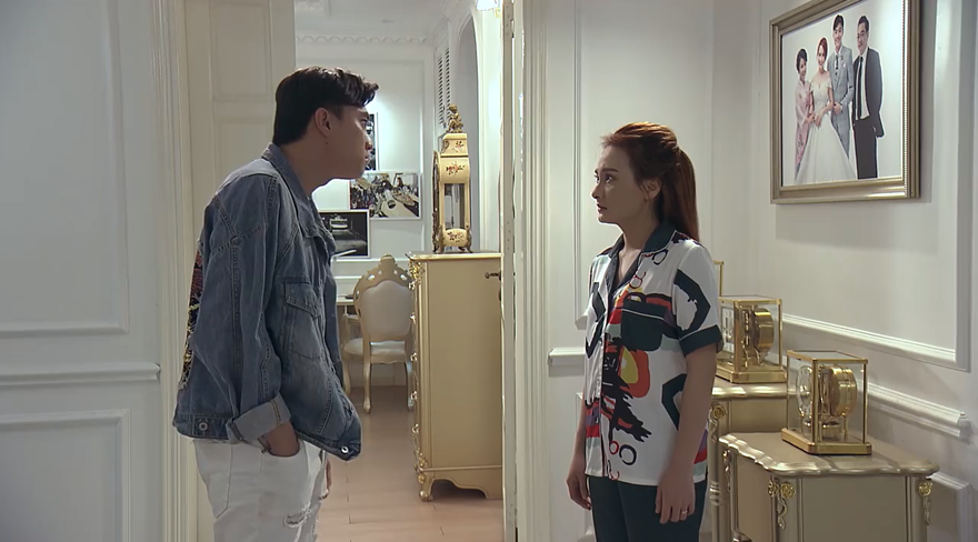 Thư bị Vũ nhắc nhở vì không được phép quản thúc mình