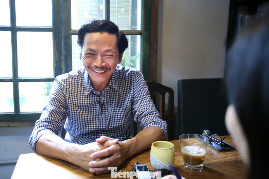 NSƯT Trung Anh chia sẻ về hậu trường cảnh quay cuối "Về nhà đi con". Ảnh: Mạnh Thắng