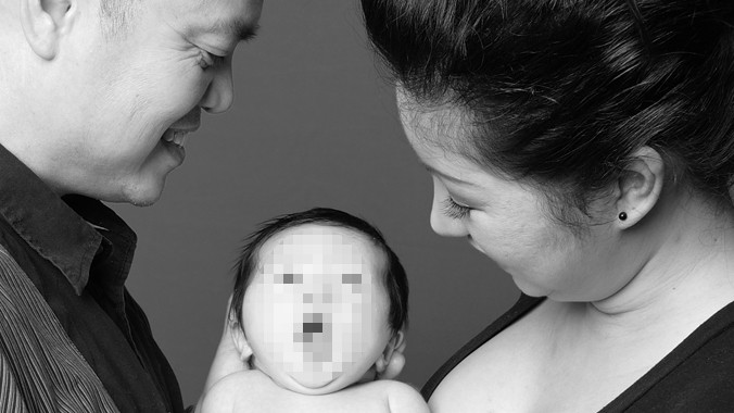 Tấm ảnh ông Nam và diễn viên hài Thúy Nga và đứa con chung hiện đã mang họ của người khác. Ảnh do nhân vật cung cấp.