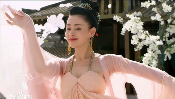 Trương Thiên Ái vụt trở thành sao ở tuổi 28 sau thành công của Thái tử phi thăng chức ký.