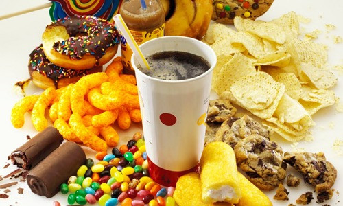 Lợi bất cập hại khi cho con ăn quá nhiều đạm