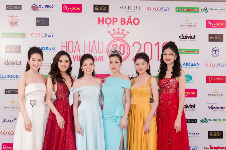 Dàn hoa hậu, á hậu, người đẹp dự họp báo Chung khảo phía Bắc HHVN 2018.
