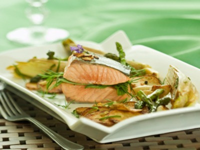 Mẹ ăn cá giúp phòng ngừa dị ứng cho con