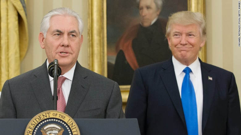 Nhiều thông tin cho hay Tổng thống Donald Trump và Ngoại trưởng Rex Tillerson đang trong tình trạng "cơm chẳng lành, canh chẳng ngọt". Ảnh: Getty