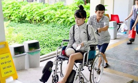 Hà Vi vui vẻ khi được xuất viện (Ảnh: Hải Âu/PLO)