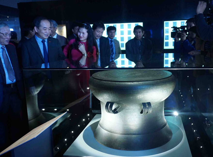 Trống đồng Ngọc Lũ