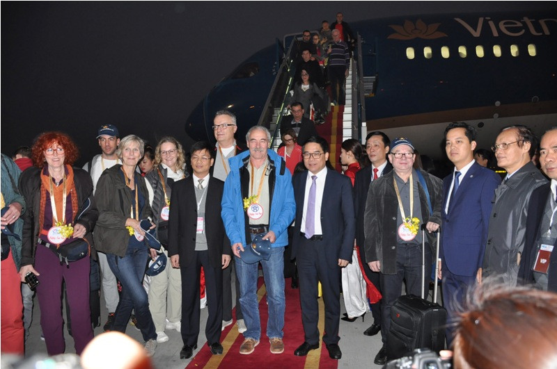 Hà Nội đón các vị khách quốc tế đầu tiên xông đất năm 2017